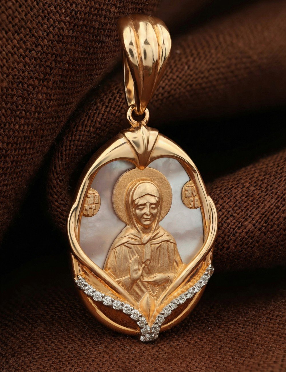 Образок из золота c бриллиантами и перламутром