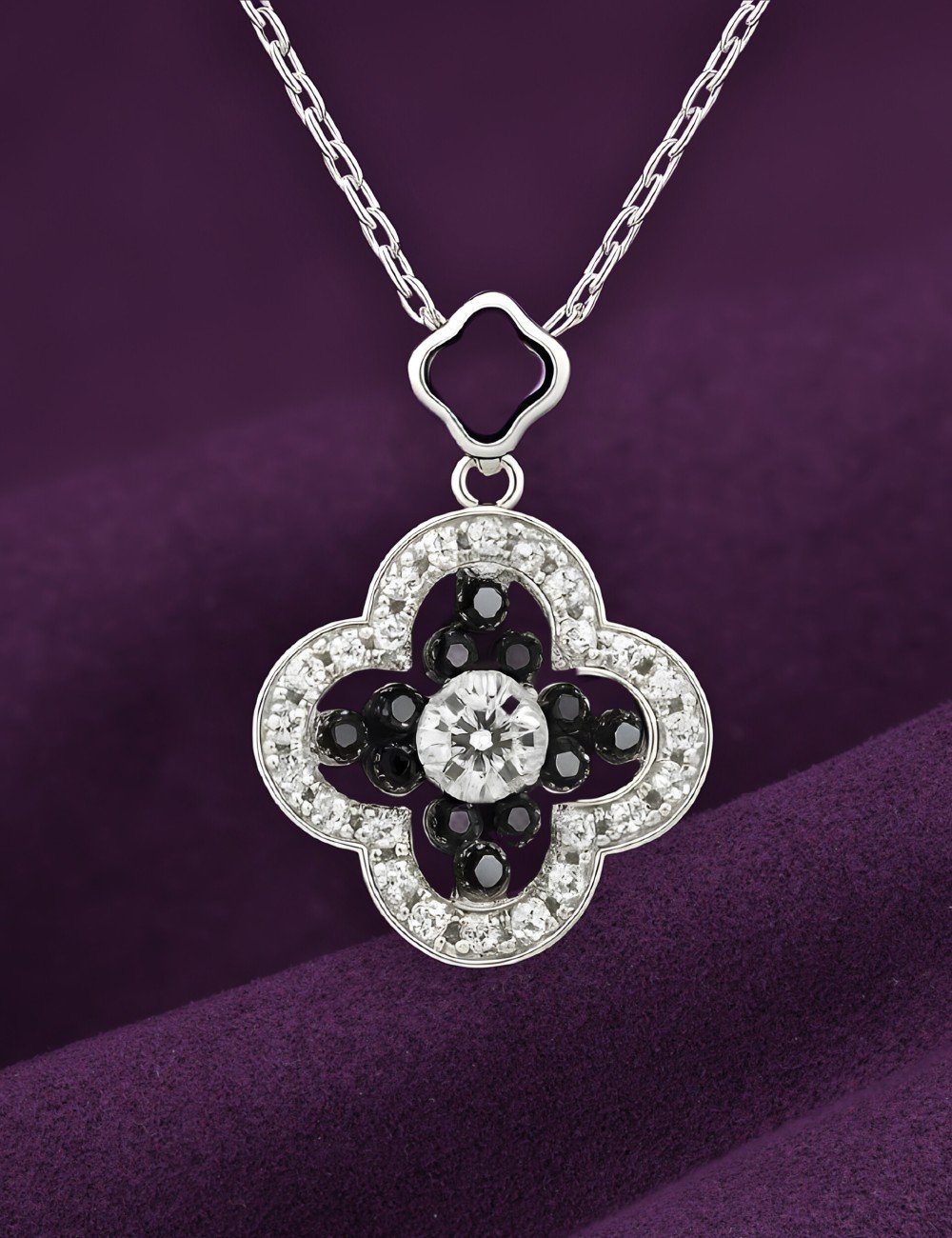 Колье из белого золота c бриллиантами