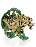 Кольцо из золота c эмалью и изумрудом