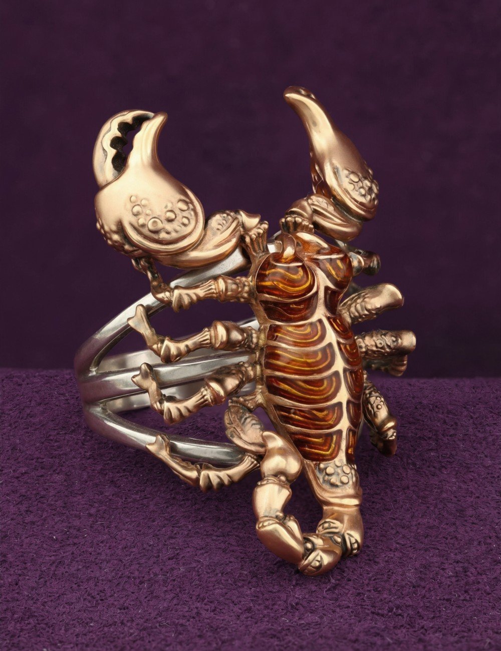 Кольцо из золота c эмалью