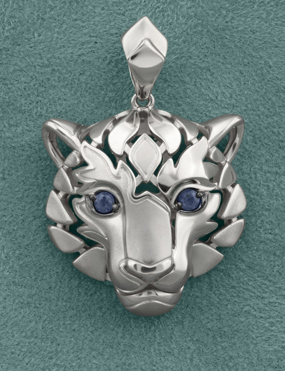 Подвеска из белого золота c сапфиром