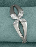 Браслет из белого золота c рубином