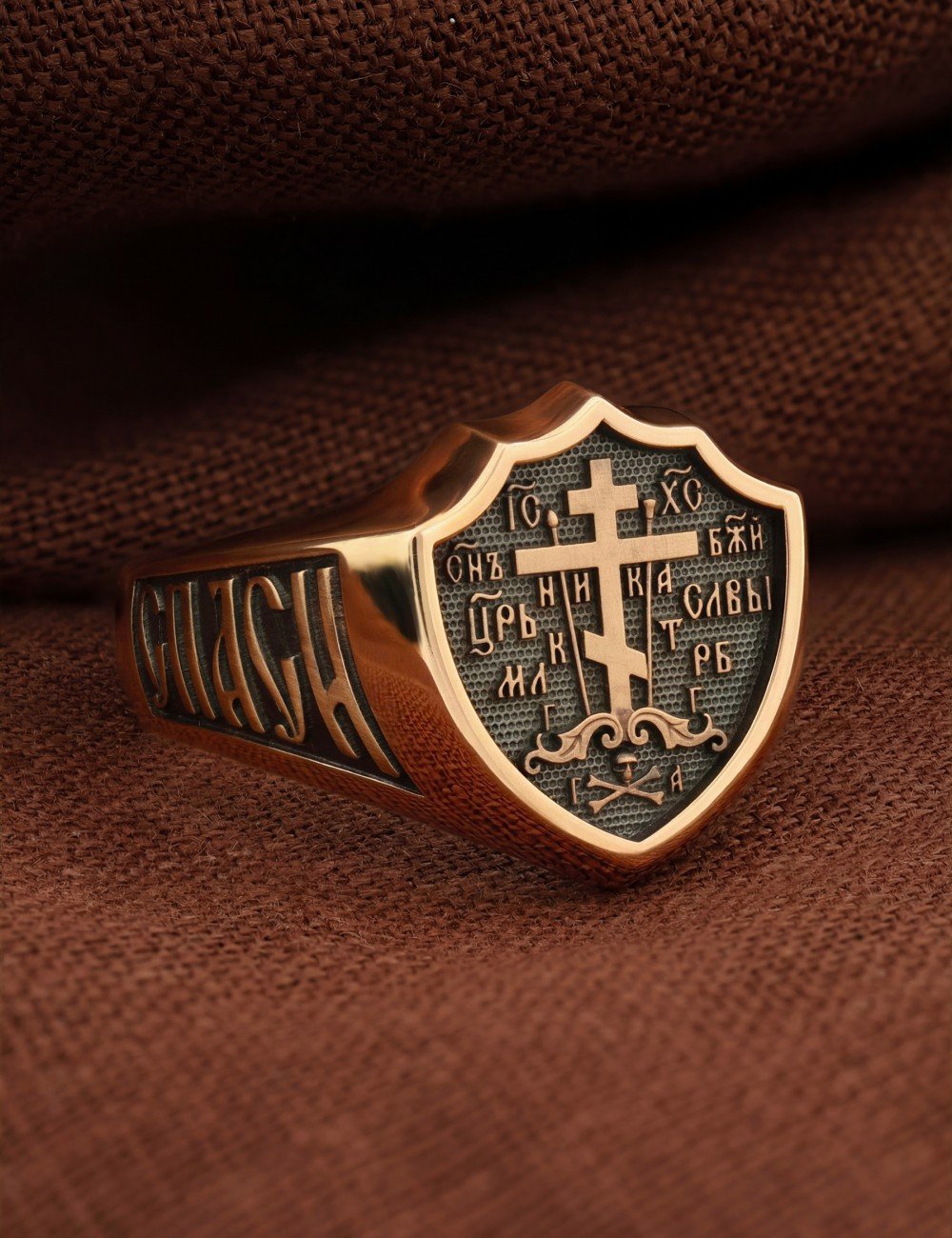 Кольцо из золота