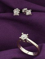 Серьги из белого золота c бриллиантами