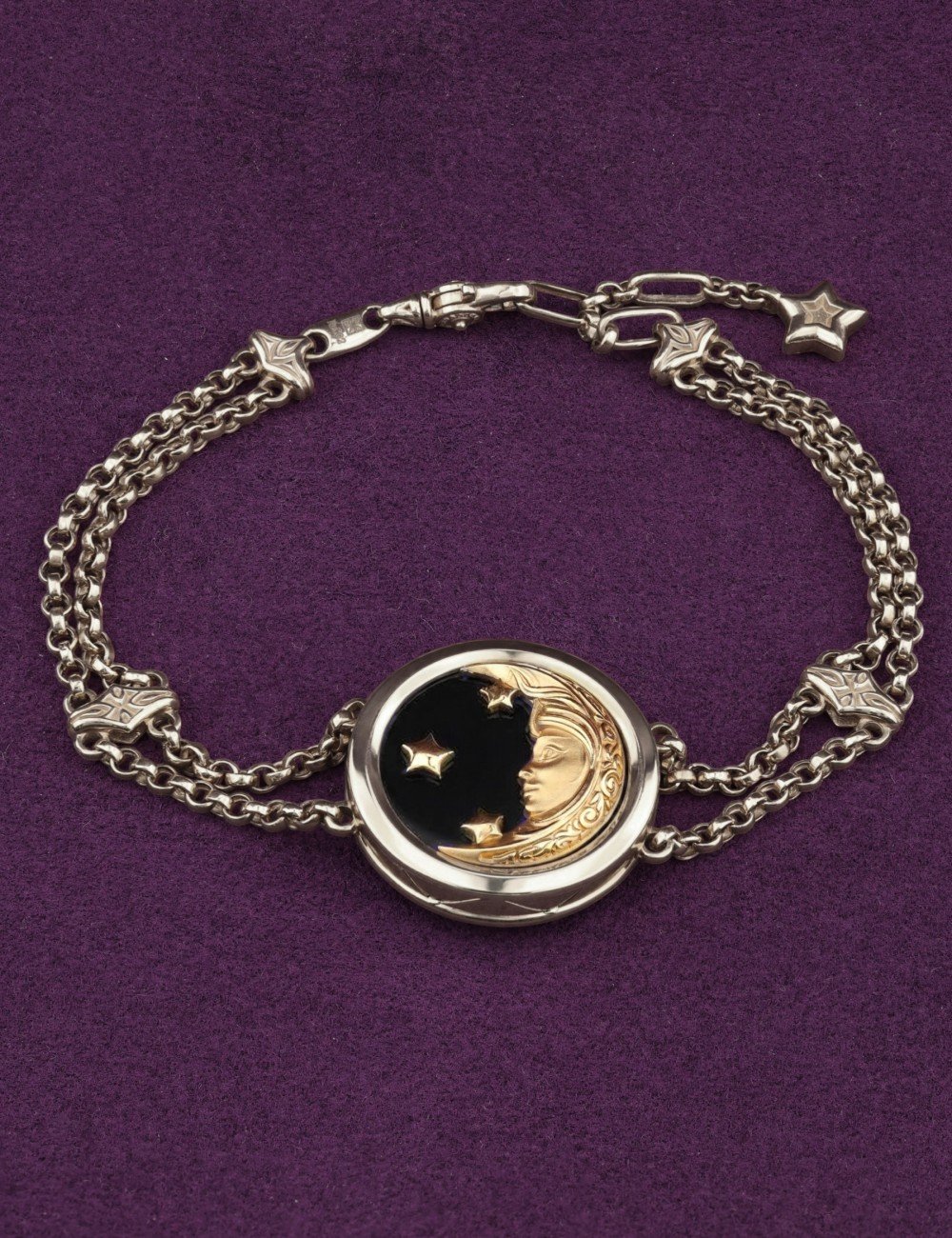 Браслет из белого золота c ониксом и перламутром