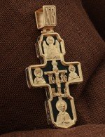 Крест из золота c ониксом