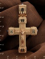 Крест из золота c эмалью, сапфиром и деревом груши