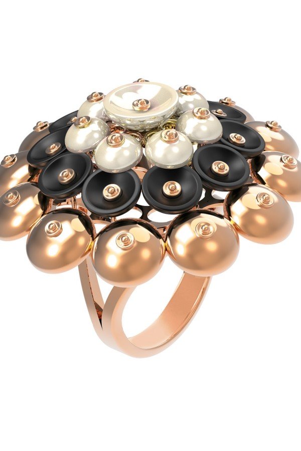 Кольцо из золота c ониксом и перламутром