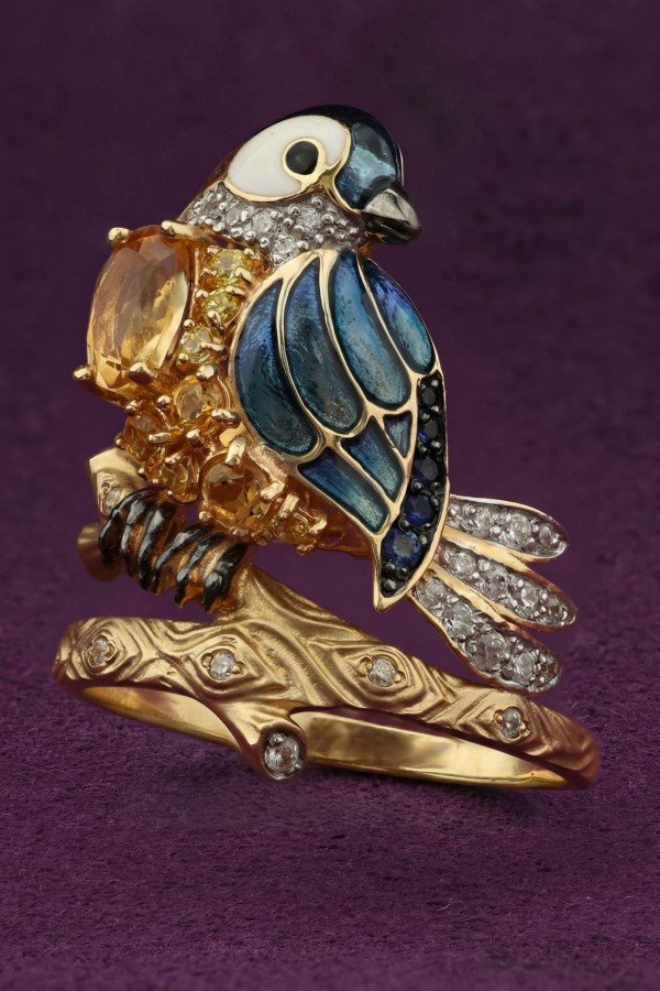 Кольцо из лимонного золота c эмалью, фианитом, цитрином и сапфиром