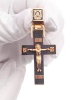 Крест из золота c эмалью и эбеновым деревом