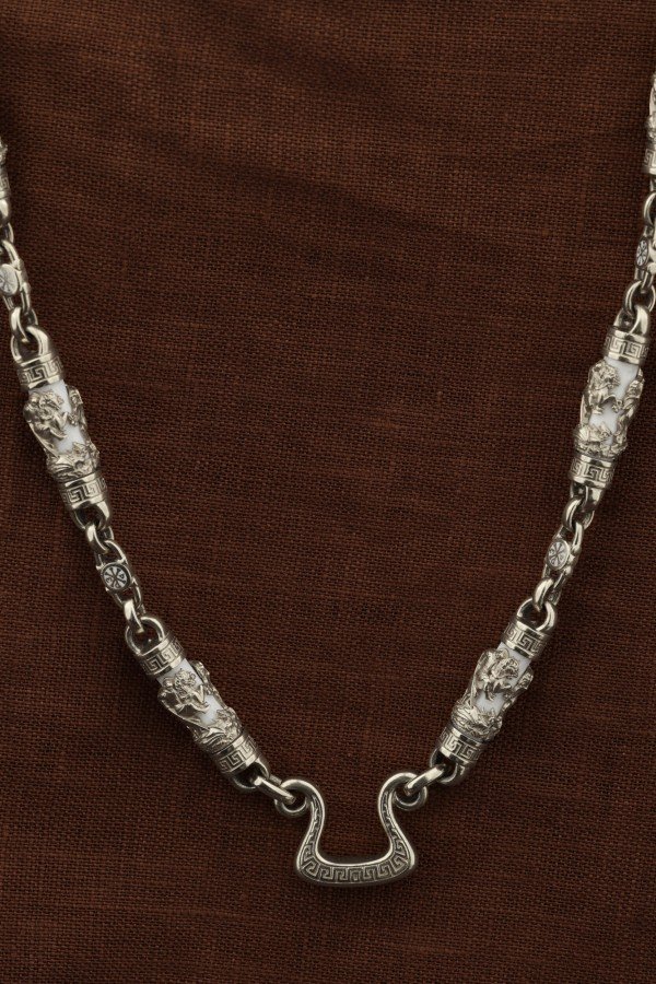 Цепь из белого золота c эмалью и бивнем мамонта